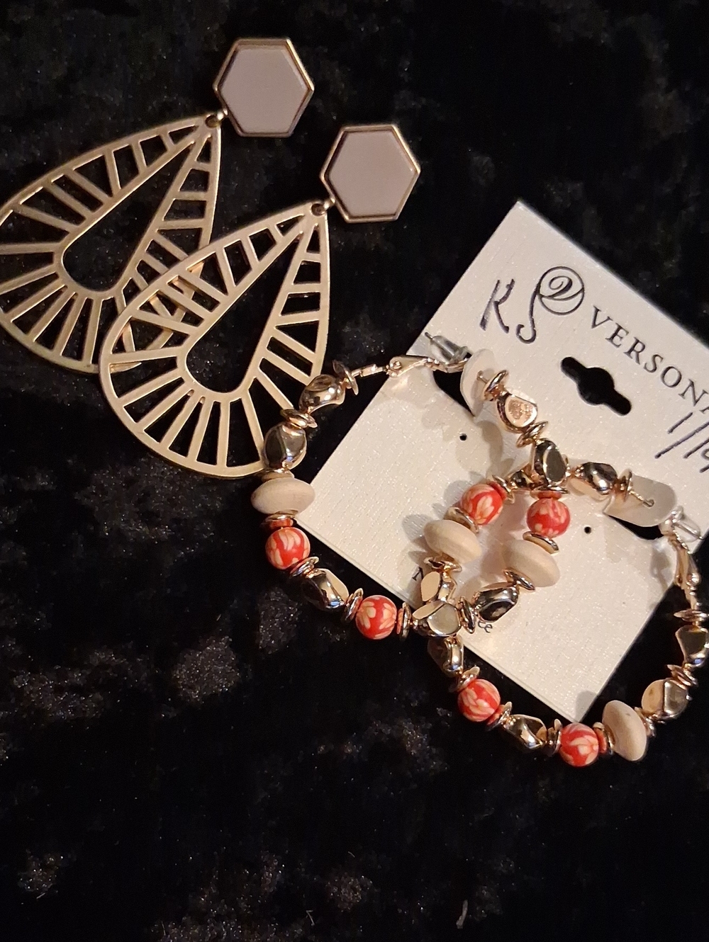 Versona Gold Teardrop Earrings with Coral and Cream Bead Bracelet Set